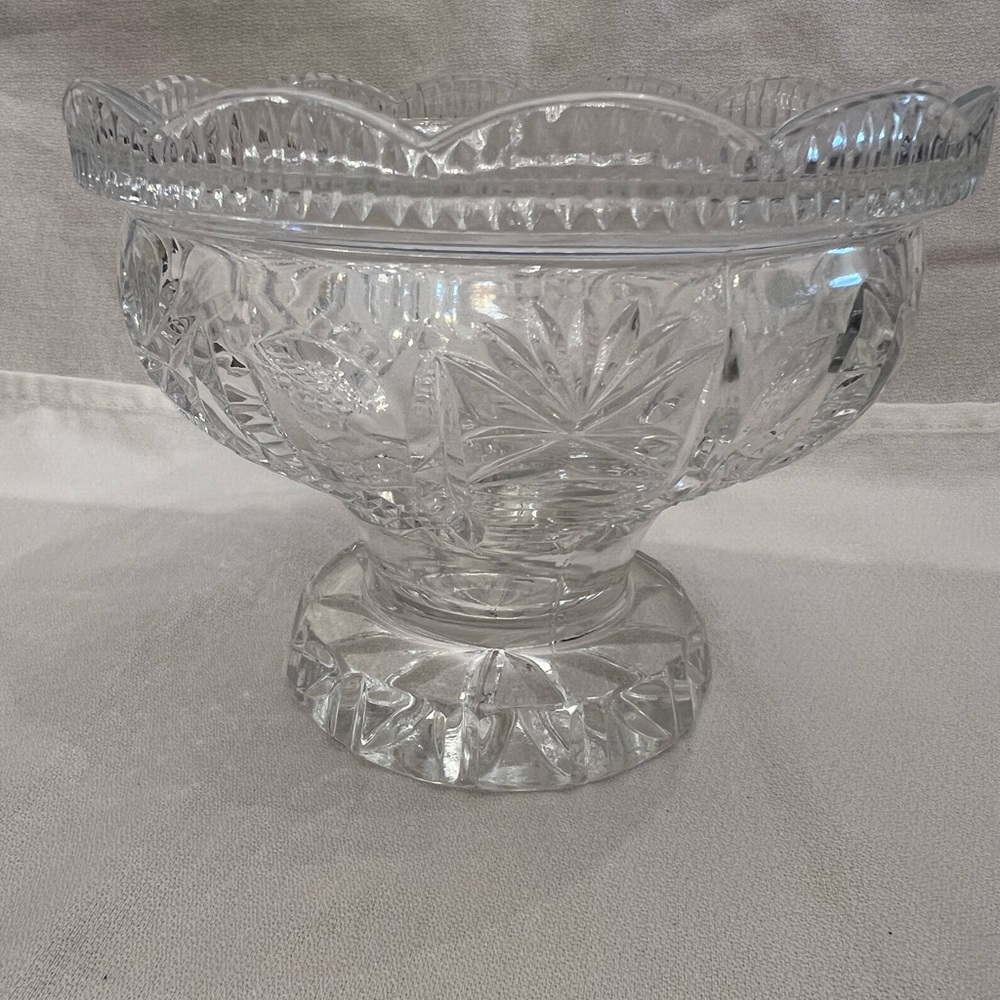 Elegant Clear Glass Decorative Bowl